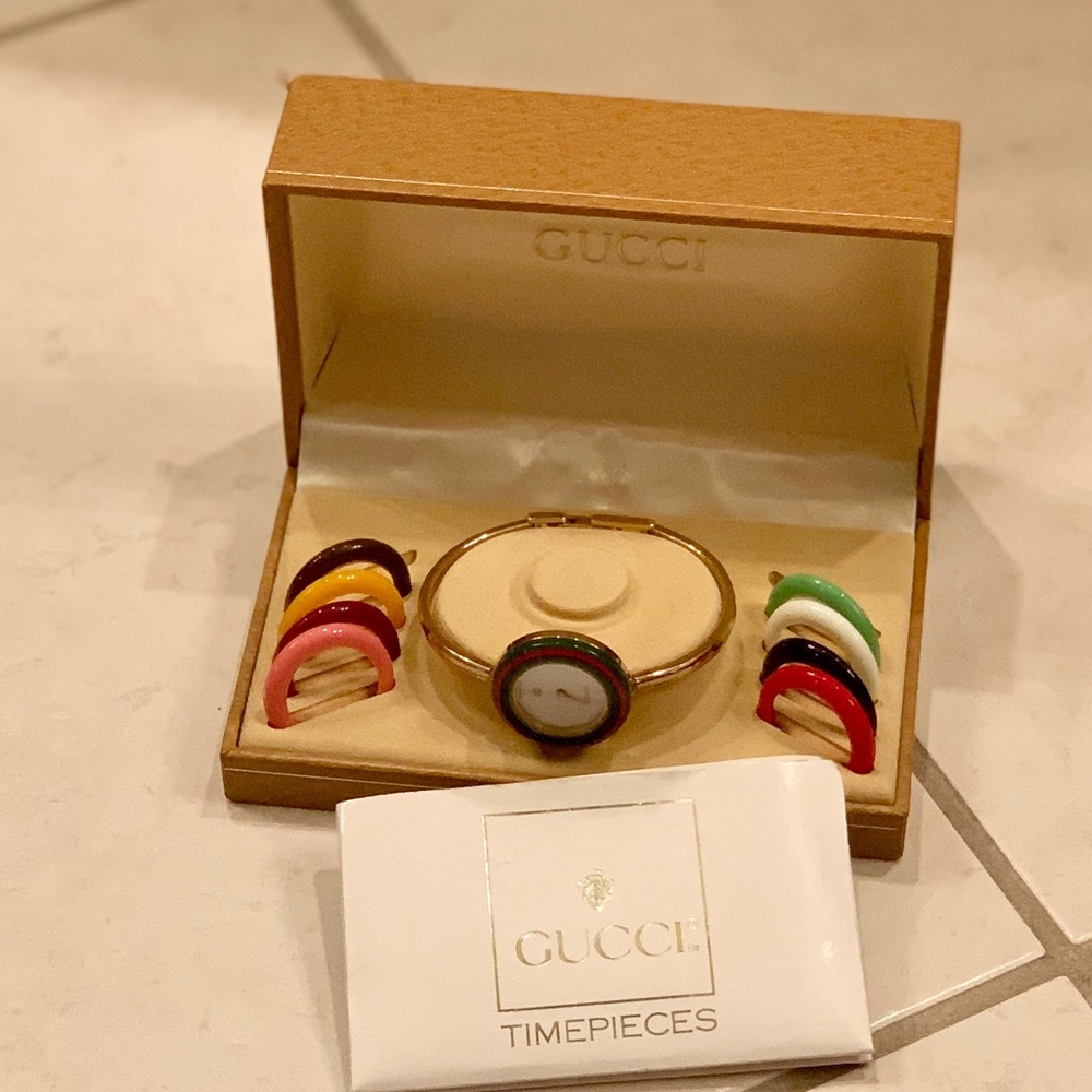 VINTAGE GUCCI 1100-L WRIST WATCH W/ BOX